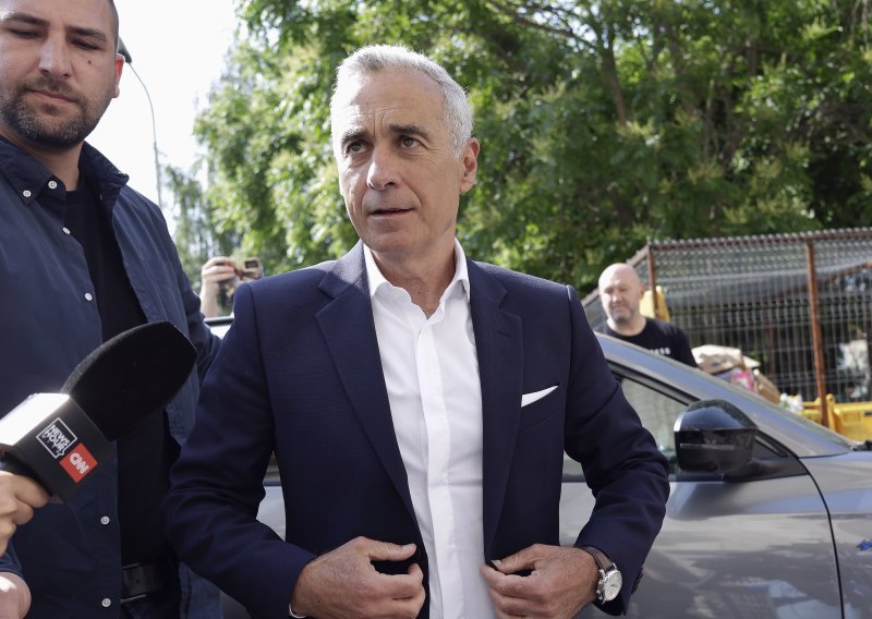 Rumunjski tužitelji tvrde da imaju dokaze protiv Georgescua, traže da mu se sudi