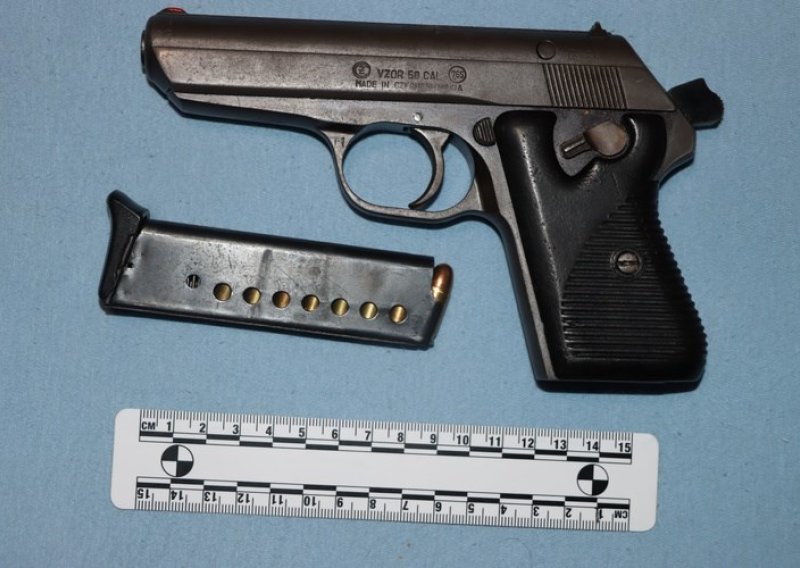 Pucao po Novom Zagrebu i Dubravi, prijetio policiji, kod pritvorskog nadzornika je