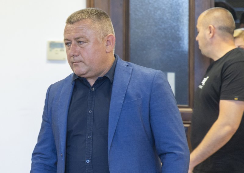 Svjedokinja na suđenju Dekaniću: Župan je iz vozila izišao s mjesta vozača