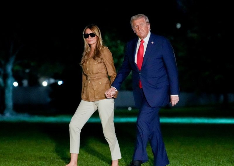 Pogledajte kako je izgledao romantični povratak Donalda i Melanije Trump u Bijelu kuću