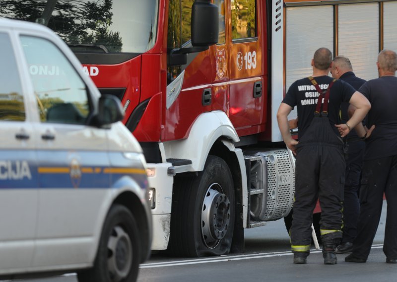 Susjedi izvukli četvero djece iz buktinje: 'Čuo sam malenog, već je bio skoro gotov'