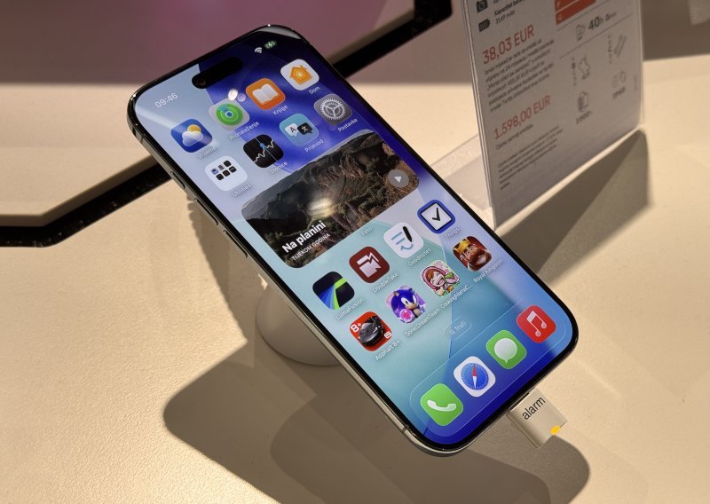 Apple 'ugodno iznenađen': Novi iPhone prodaje se bolje od očekivanog