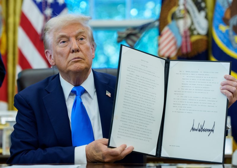 Trump uvodi naknadu od 100.000 dolara za vize za kvalificirane radnike