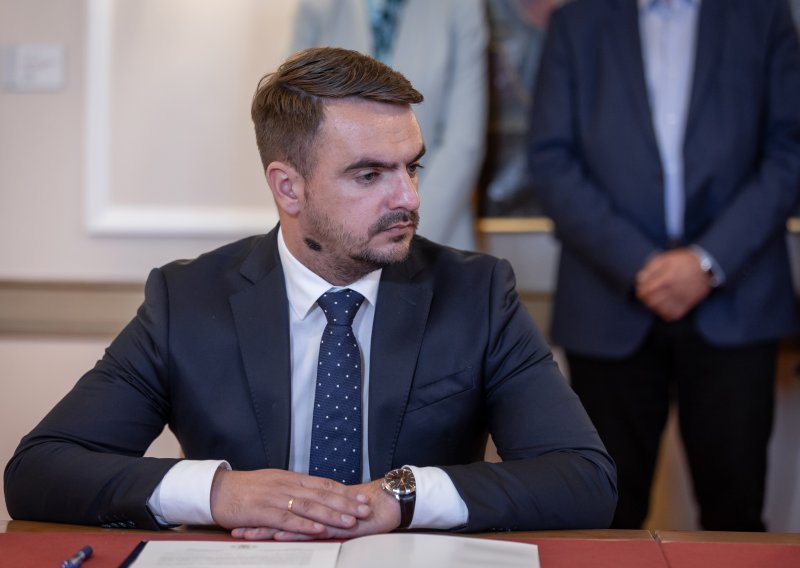 Samo na papiru: Dodikove ovlasti preuzeo hrvatski potpredsjednik Republike Srpske