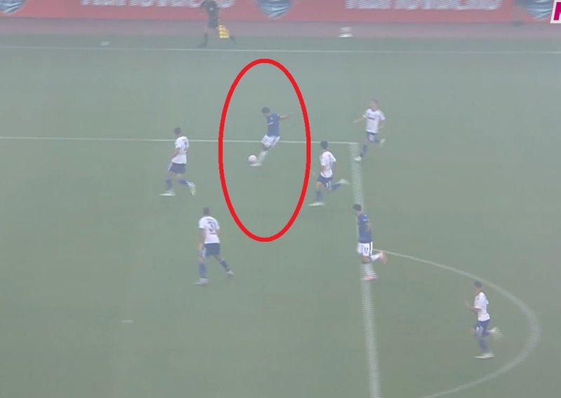 Pogledajte spektakularan gol Bakrara! Ivušić nije stigao ni trepnuti
