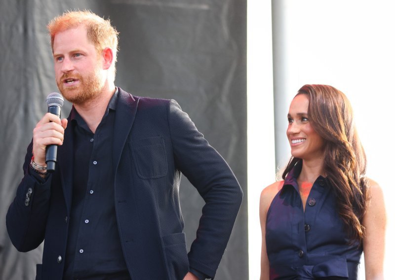 Harry i Meghan osvanuli na humanitarnom događaju Kevina Costnera