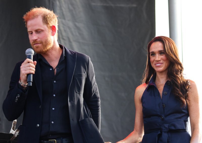 Meghan Markle otkrila je nikada viđenu obiteljsku fotografiju, a jedan detalj svima je privukao pažnju
