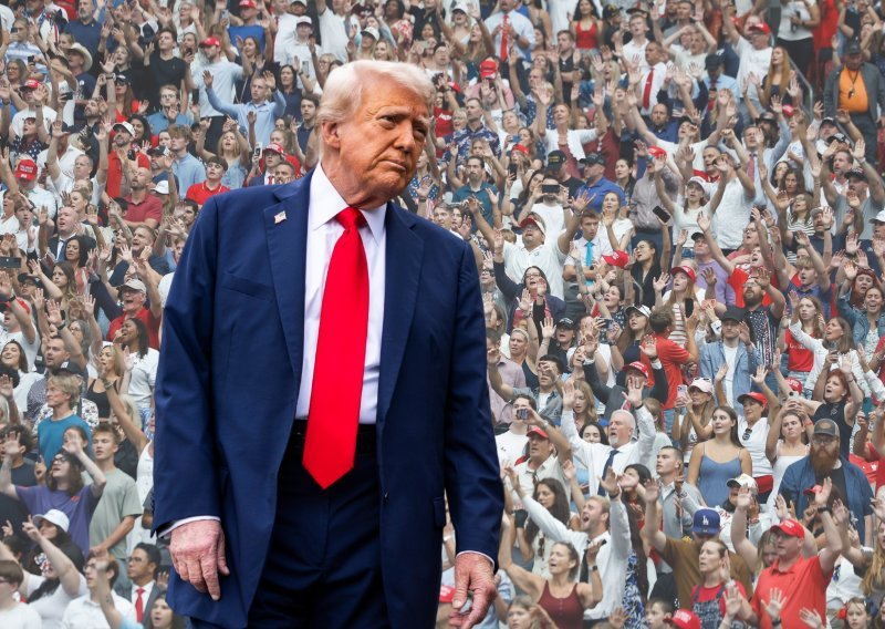 U pozadini kaosa proračunata strategija: Zašto Trump radi ono što radi