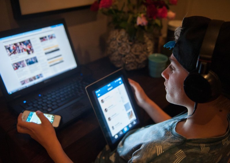 Kada dijete treba dobiti mobitel? Bivši šef sigurnosti na Facebooku o osam ključnih pravila