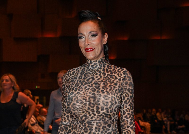 Ivana Banfić je prava vretenasta leopardica, samo još da ne počne rikati na bini