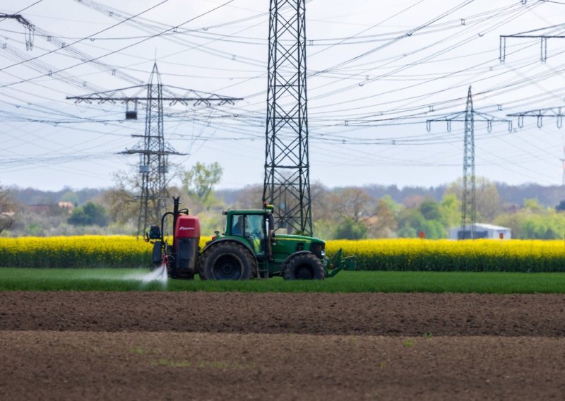 Europska komisija popustila pod pritiskom industrije: I dalje dopušta trgovanje opasnim pesticidima