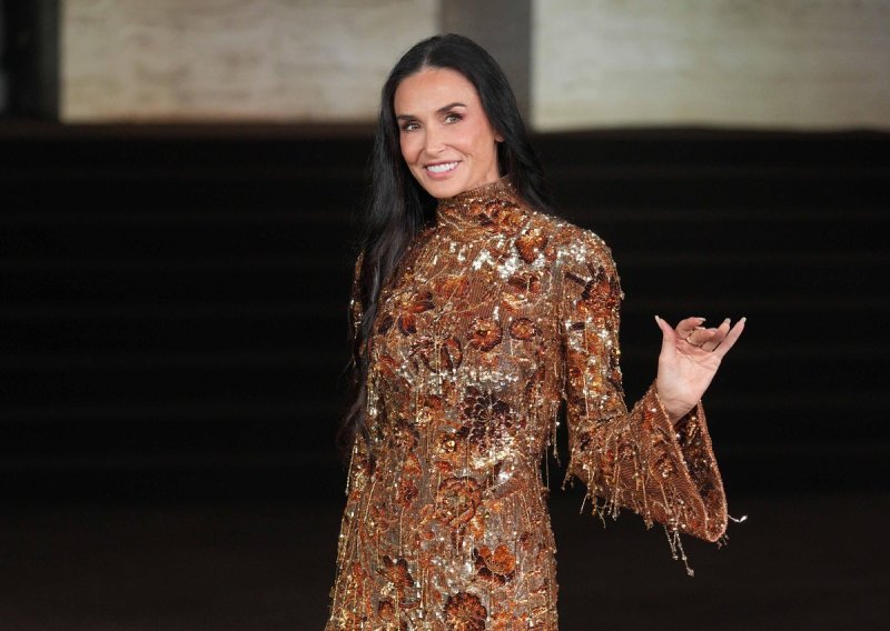 Demi Moore zabljesnula u raskošnoj haljini s potpisom Guccija