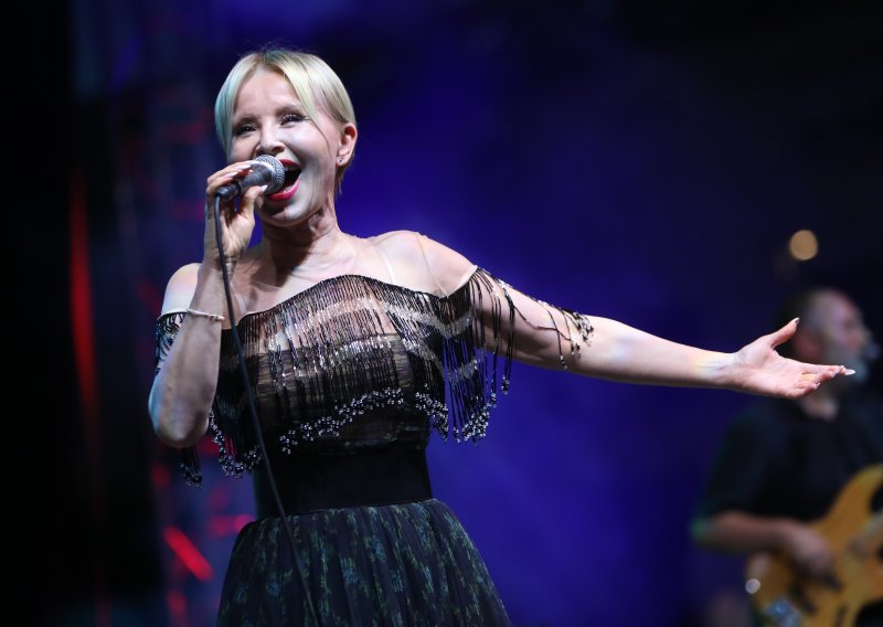 Danijela Martinović 'zapalila' društvene mreže: Izdanje u kakvom je nikad nismo vidjeli