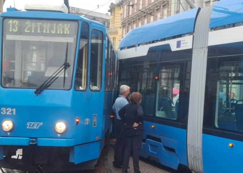 FOTO Nesvakidašnja nesreća u centru Zagreba: Sudarile se dvije 'trinaestice'
