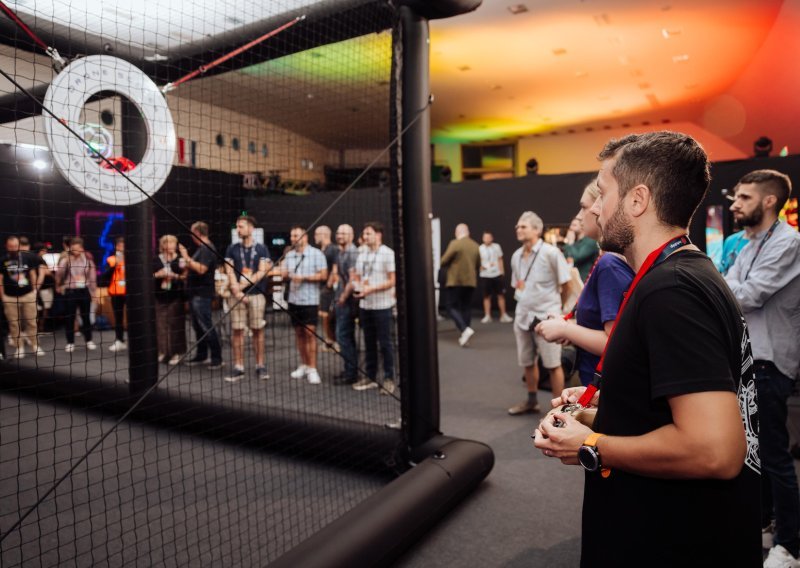 Osječka Orqa predstavila DroneSoccer, spoj e-sporta i STEM učenja