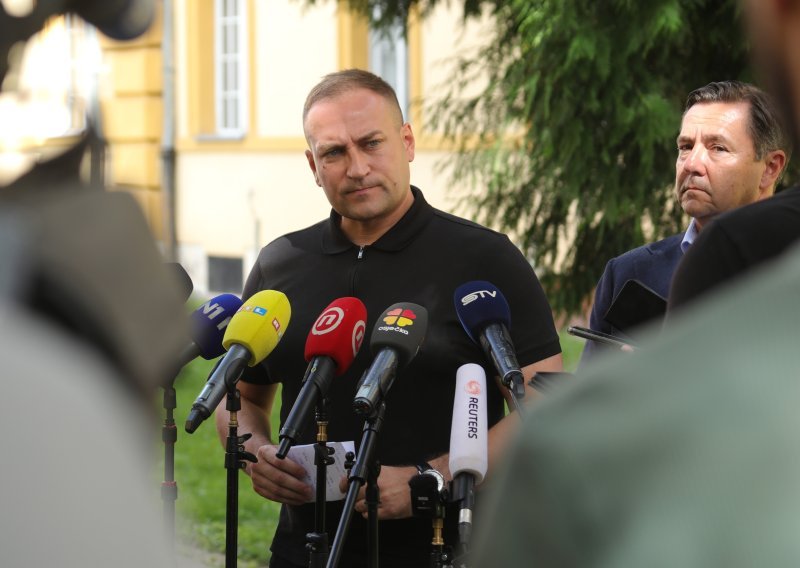 Vlajčić: 'U istrazi o svinjskoj kugi, neka se svatko bavi svojim poslom'