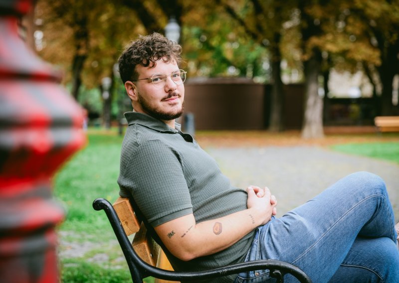 Espi Tomičić: Tek kad sam počeo prolaziti kao muškarac, shvatio sam koliko su žene deprivilegirane