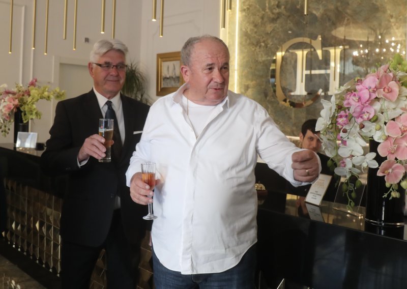 Kerum proslavio rođendan: Pogledajte slavljenički ples, ali i tortu koju mu je naručila Fani