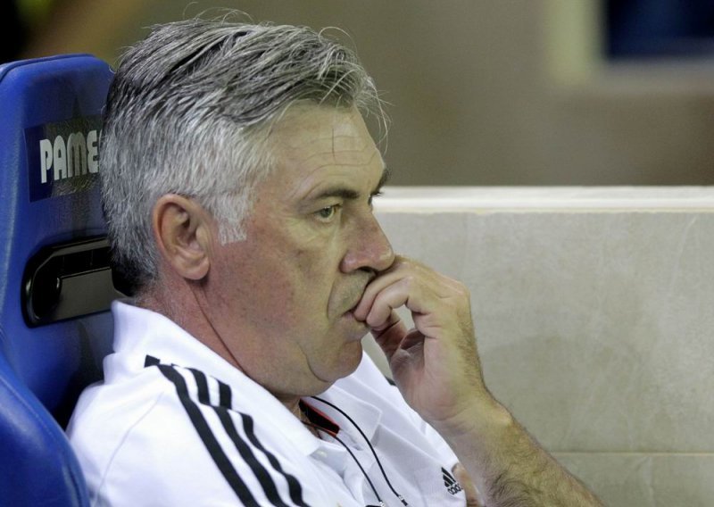 Mirni Ancelotti izgubio živce i poručio Realovim zvijezdama...