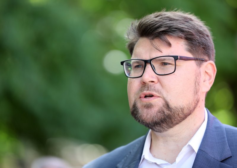Peđa Grbin odlazi iz Sabora: 'Bilo je lijepo, bila je čast! Hvala vam svima'