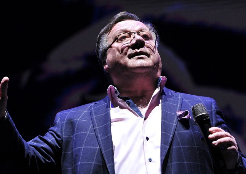 Susret koji se nikada neće održati: Halid Bešlić ipak nije dočekao najavljeni koncert u Areni