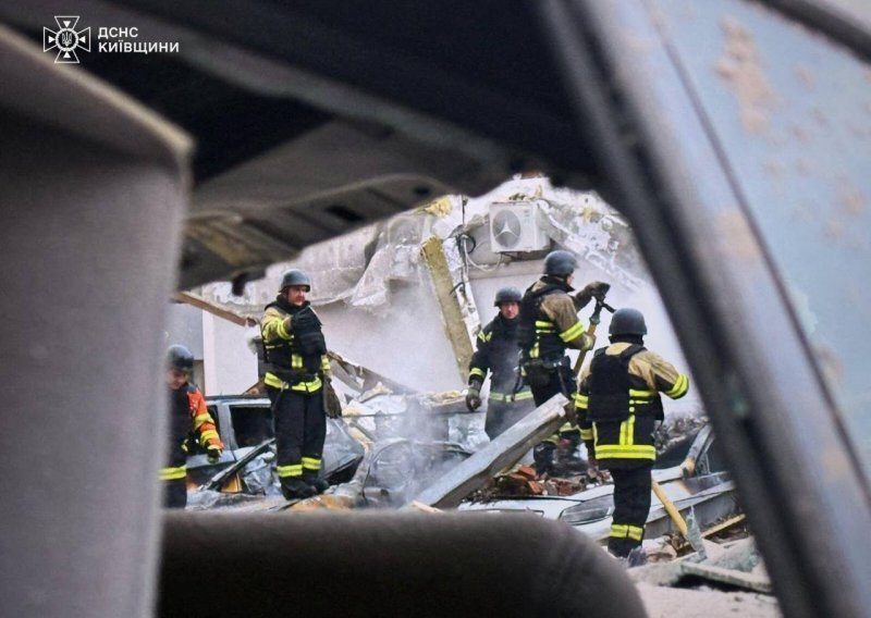 Rusi drugu noć zaredom dronovima napali Kijev, ozlijeđene četiri osobe