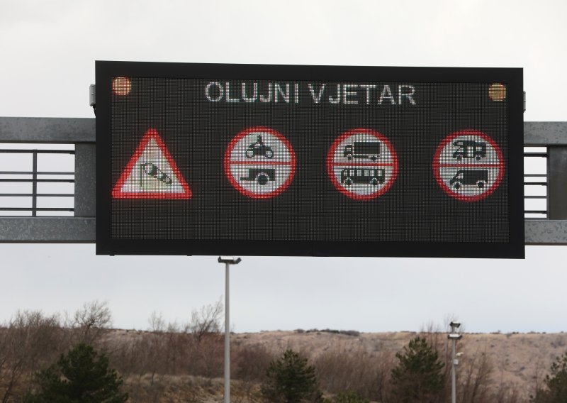 Na A4 prema Zagrebu stvorila se kolona od tri kilometra: Puše jak vjetar, mogući su odroni