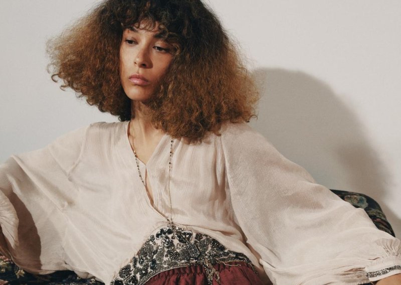 Je li ovo najljepša boho bluza s polica Zare? Osvaja efektnim detaljem koji laska figuri