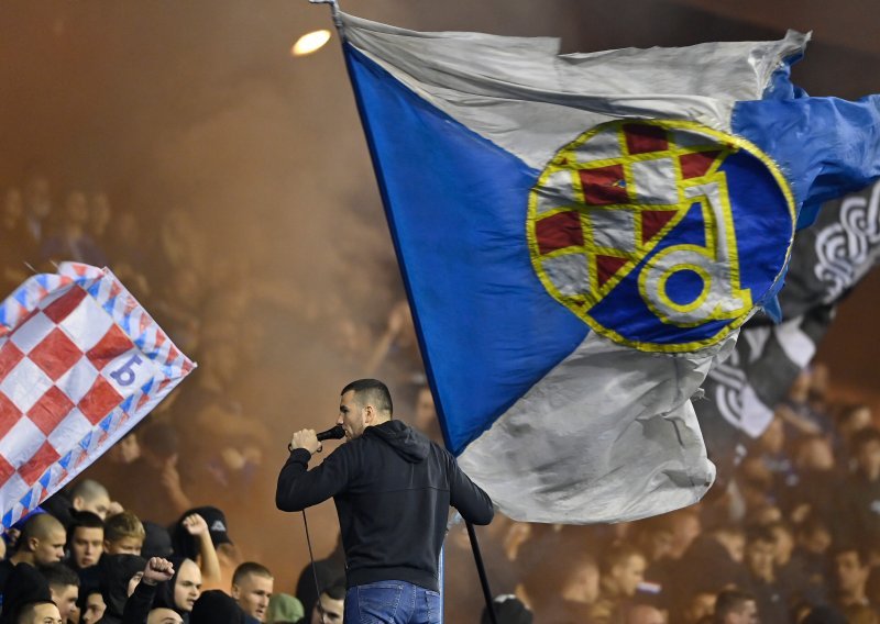 Vatrogasci u kasnim noćnim satima morali intervenirati na Maksimiru