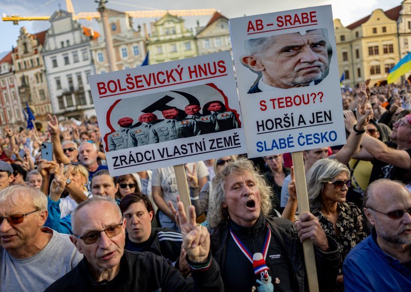 Botovi uoči izbora u Češkoj: Anonimni računi na TikToku promiču radikalne stranke i proruske sadržaje