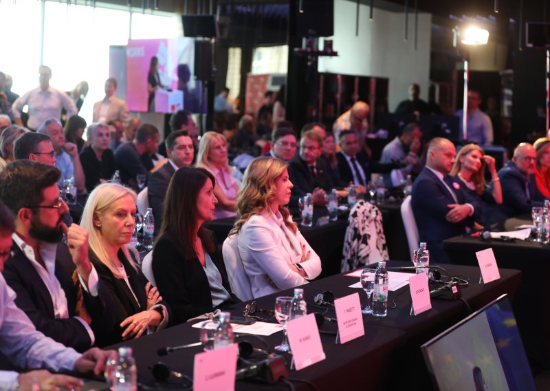 Europski socijaldemokrati u Opatiji: 'Moramo biti u kafićima i sportskim klubovima'