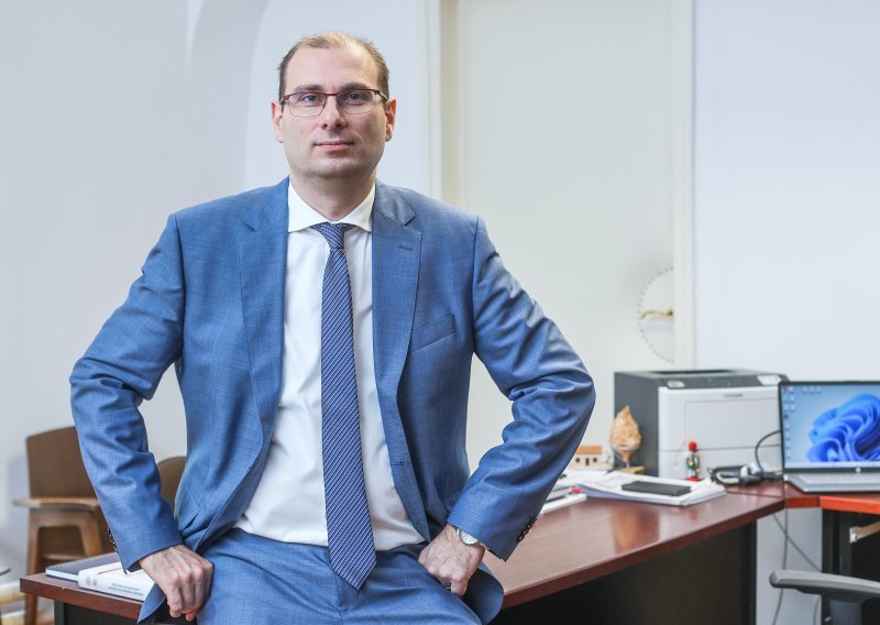Stižu reakcije na novog predsjednika Ustavnog suda, ali i na skandal prije glasanja