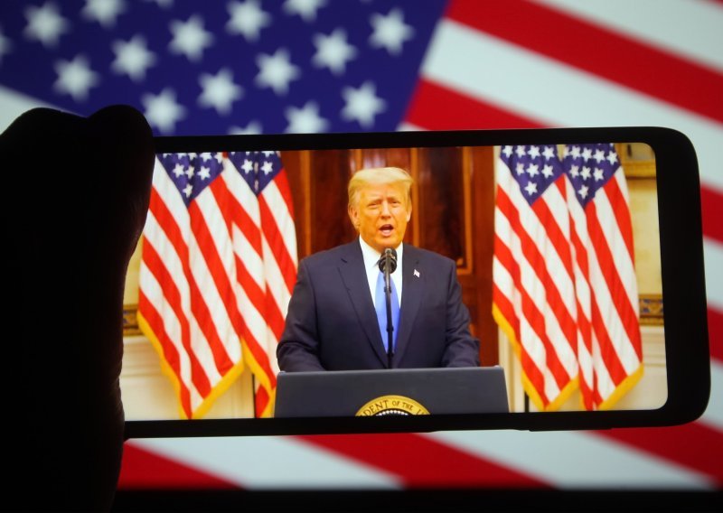 YouTube mora platiti Trumpu 24,5 milijuna dolara zbog gašenja računa