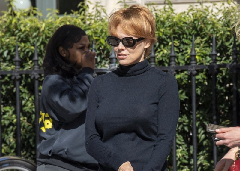 Kakav look: Stajling Pamele Anderson pun je pogodak i fantastično joj pristaje