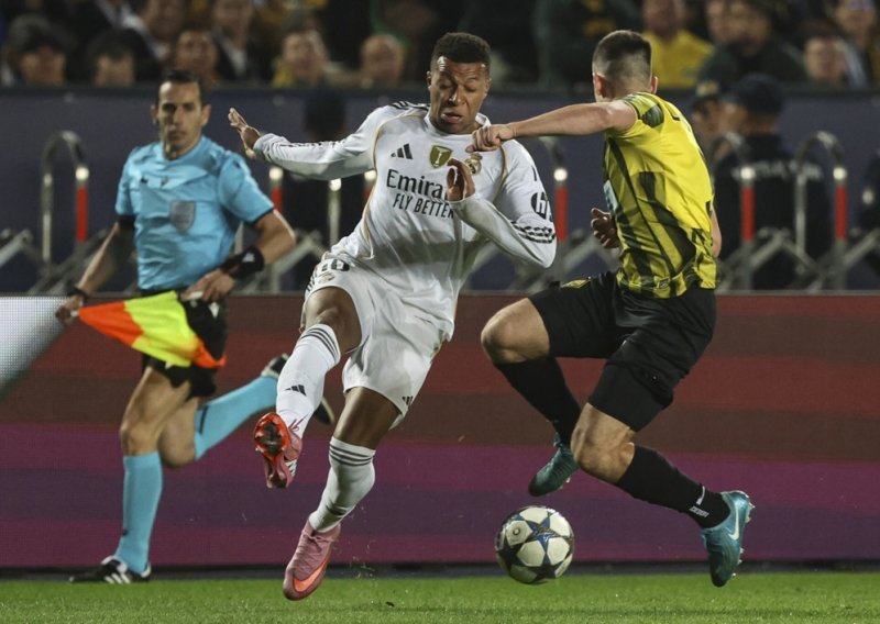 Real Madrid 'počastio' Kairat s pet golova, Kylian Mbappe zabio hat-trick