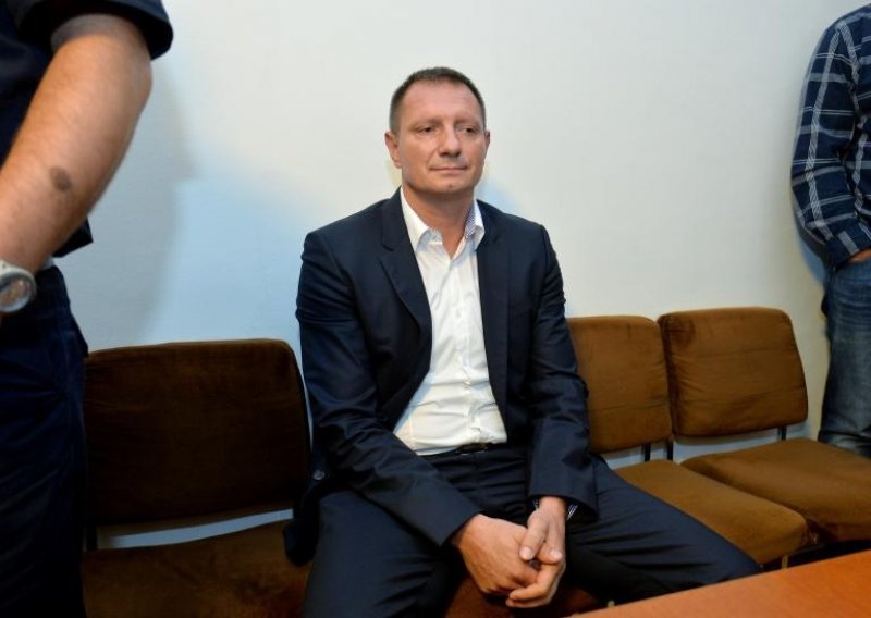 Zorović tvrdi da je njegova tvrtka zaista obavljala usluge za Klemma