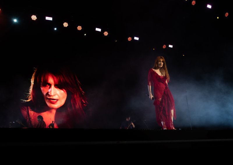 Florence Welch o gubitku i povratku glazbi: 'Kad sam bila najbliže stvaranju života, bila sam i najbliže smrti'