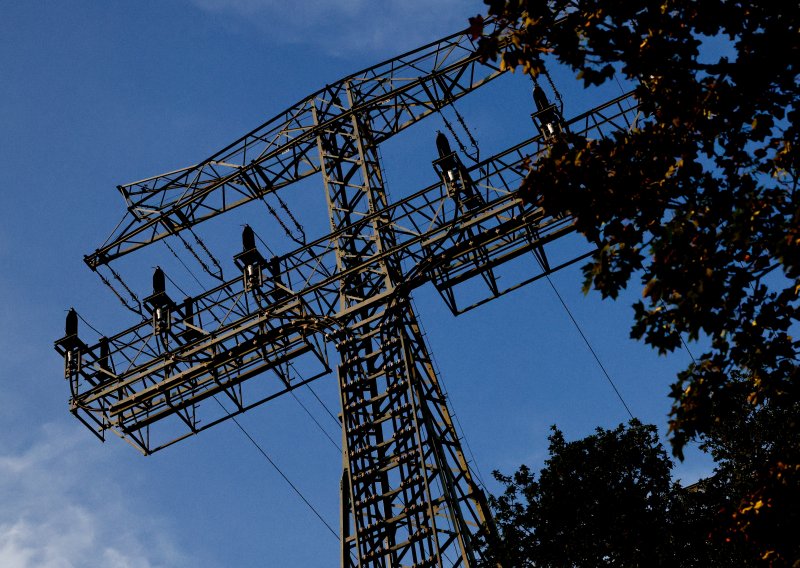 Njemačka najavljuje upola niže naknade za prijenos struje