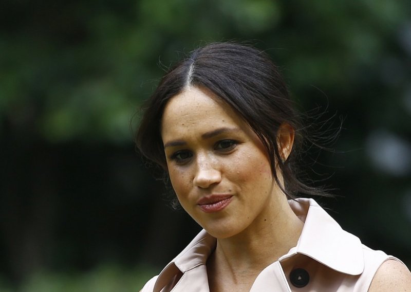 Potres i teške optužbe: Otac Meghan Markle zarobljen na 19. katu, polusestra krivi vojvotkinju