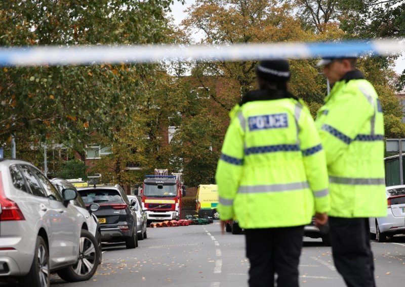 Napad na sinagogu u Manchesteru proglašen je terorističkim, uhićene još dvije osobe
