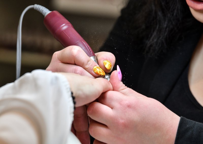 Inspektori u lovu na zabranjene gel lakove: Evo kakve kazne prijete salonima