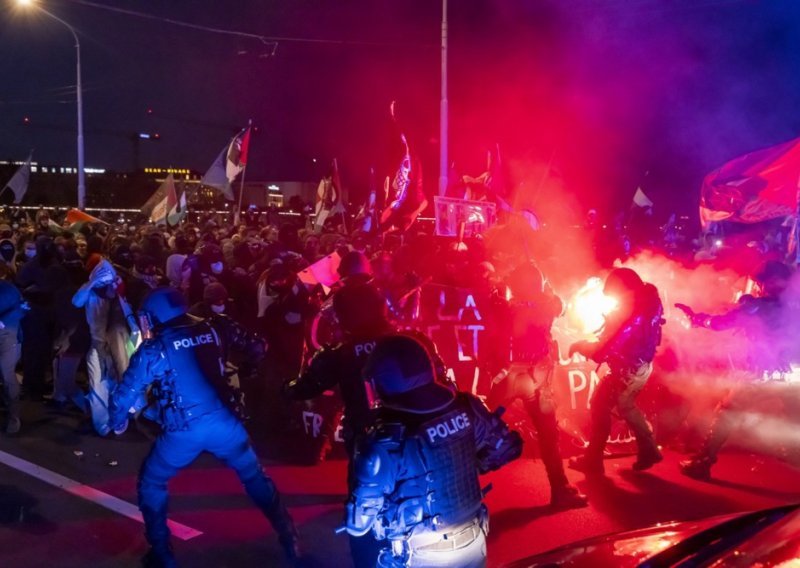 Prosvjed u Ženevi prerastao u nasilje, ozlijeđeno petero policajaca