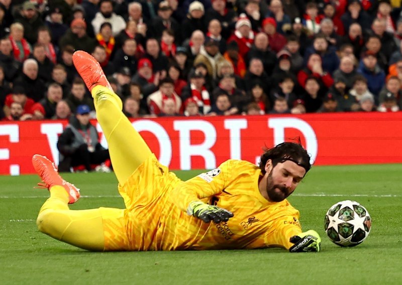 Liverpool uoči dva velika derbija ostao bez golmana