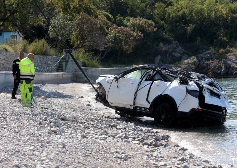 HGSS-ovac koji je izvlačio stradale u tragediji kod Senja: Samo sam molio Boga...