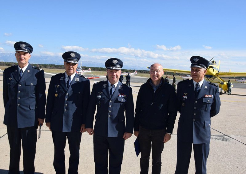 Bivši general i ministar dobio ogromnu vojnu počast: Sve po zaslugama