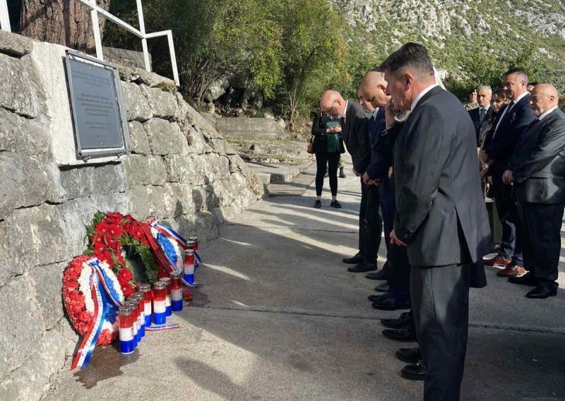 Incident u Morinju: Crnogorska vojska zabranila snimanje polaganja vijenaca