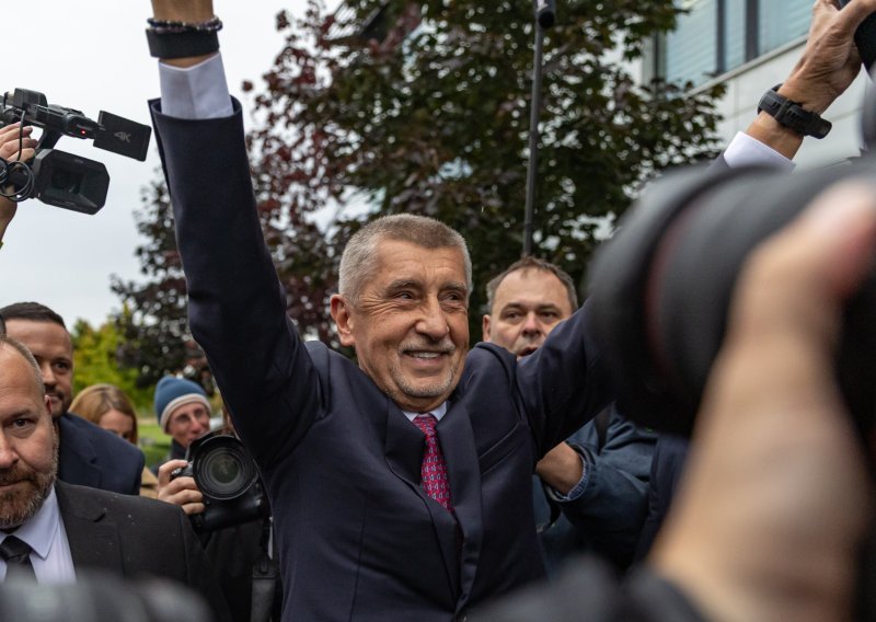 Češki premijer ima prste svuda: Jeste li znali da je sudjelovao u rođenju 170.000 djece diljem Europe!?