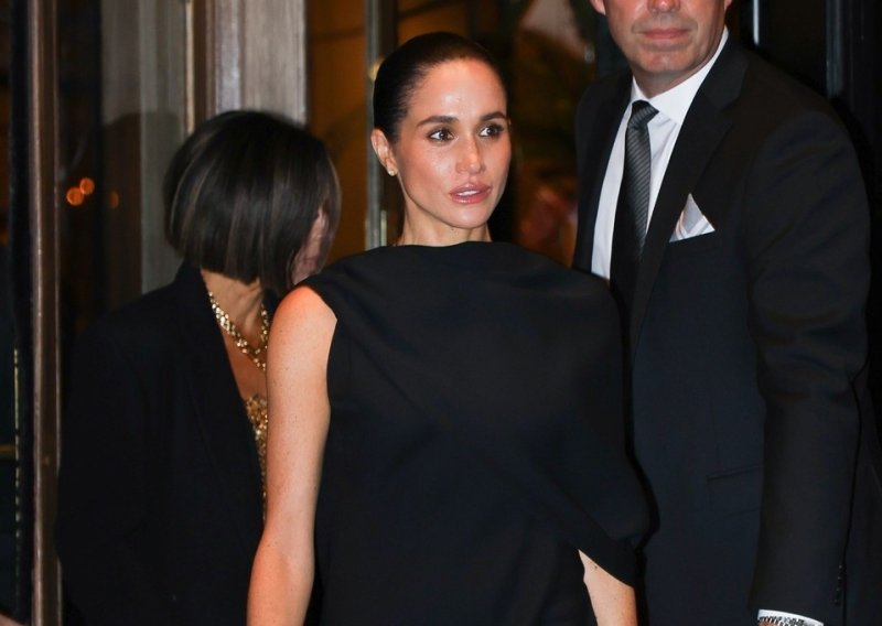 Meghan Markle nikad nije izgledala bolje: Ova haljina kao da je stvorena samo za nju