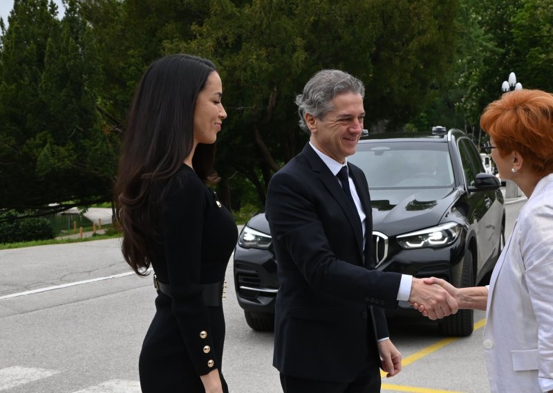 Sloveniju trese skandal: Premijer zaštitarima nabio prekovremene sate i sredio nadrealne plaće