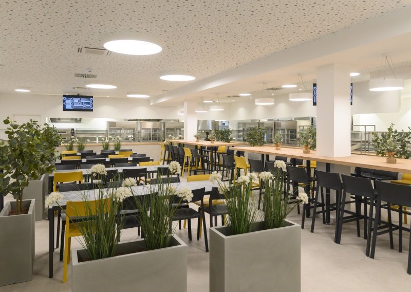 Otvoren novi restoran za studente: Dnevno mogu pripremiti preko pet tisuća obroka